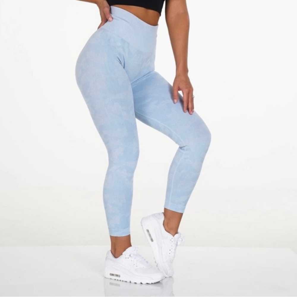 NVGTN Ice Blue Camo Leggings